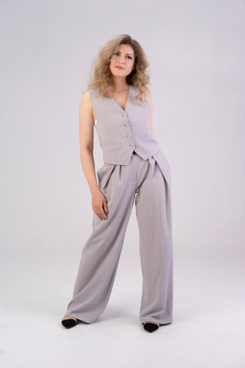 Grey-elegant-suit-for-women-fashion-shop-online